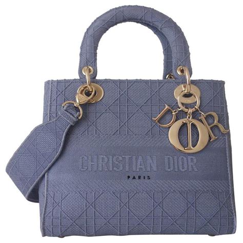 mittelgroße lady dior tasche|Mittelgroße Lady Dior Tasche.